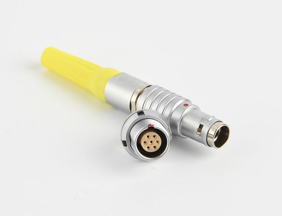 航空插頭的連接是否受到振動和沖擊的影響？